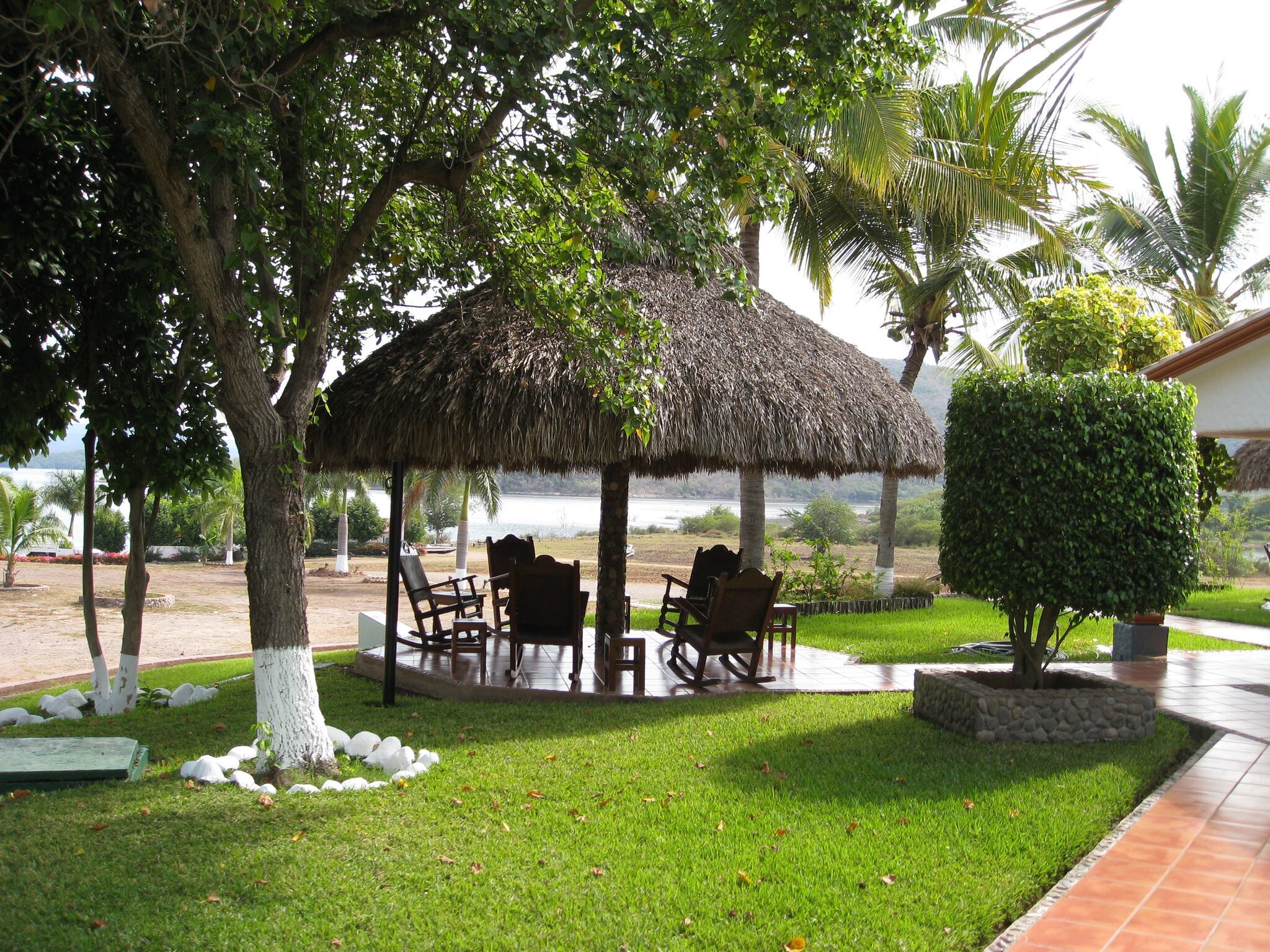 Lake El Salto Anglers Inn