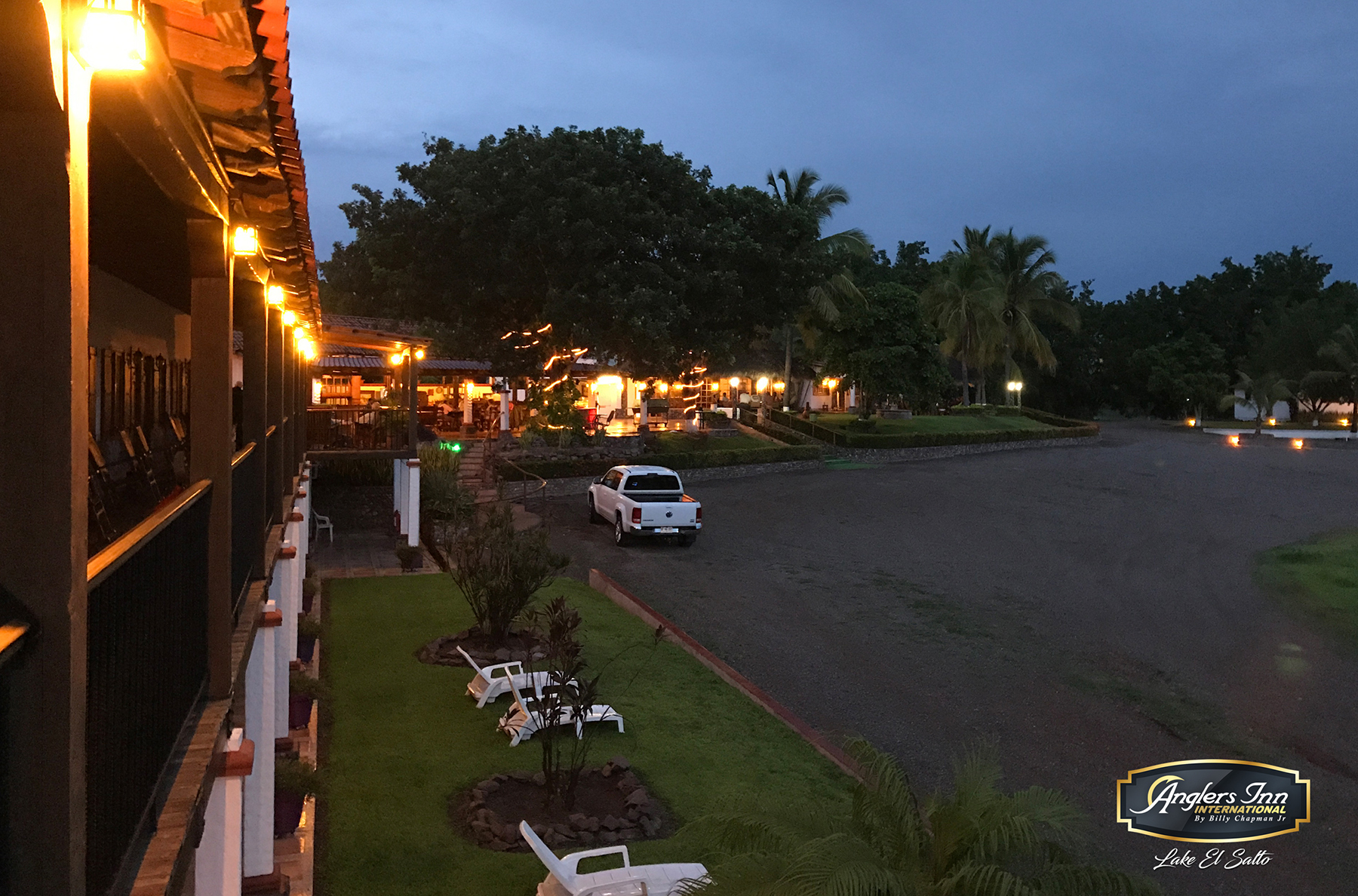 Lake El Salto Anglers Inn